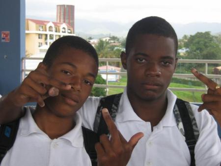 ***tonnet et polie***